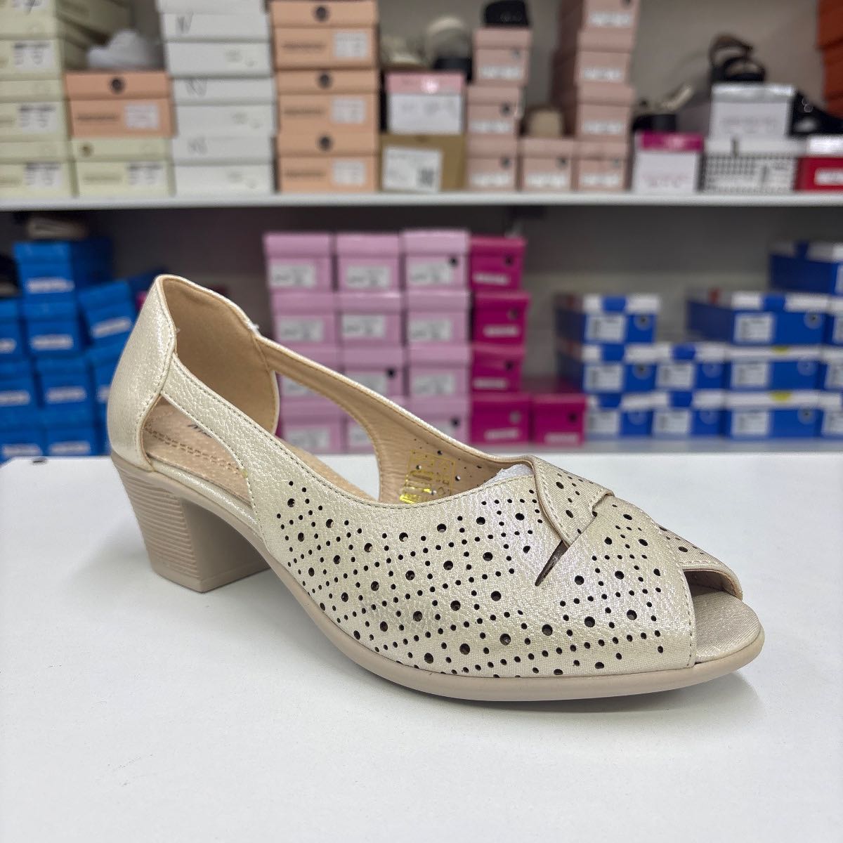 Pantofi Dama 100 B209 Bej comozi, toc mic