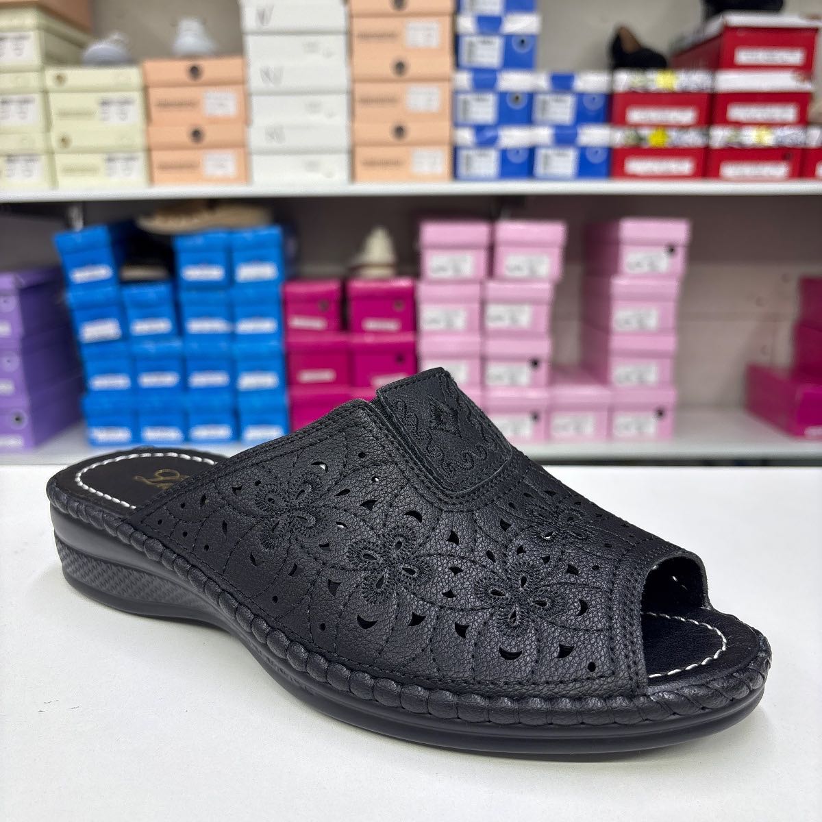 Papuci Dama 100 C15 Black comozi, negri, varf deschis